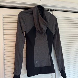Women's Gray and Black Sweater